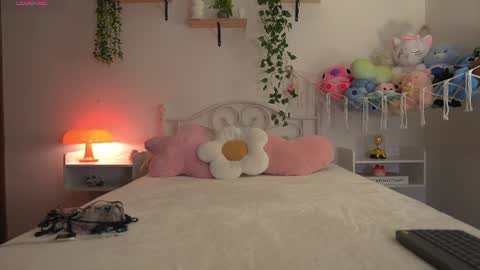 violeth___ online show from 07-22-26, 11:02