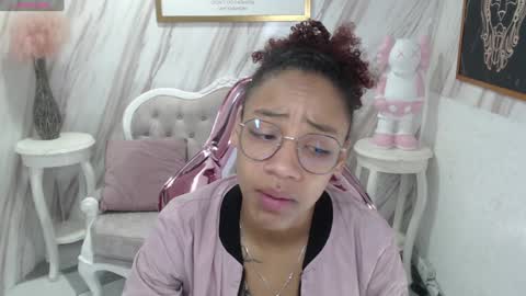 violeth_b online show from 12-10-24, 12:38
