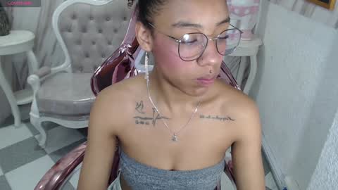 violeth_b online show from 12-10-24, 04:27