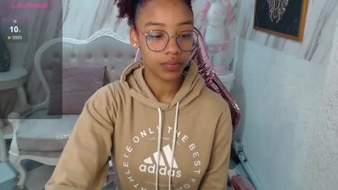 violeth_b online show from 12-28-24, 12:35