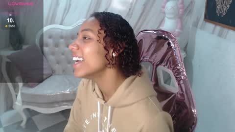 violeth_b online show from 01-08-25, 12:37