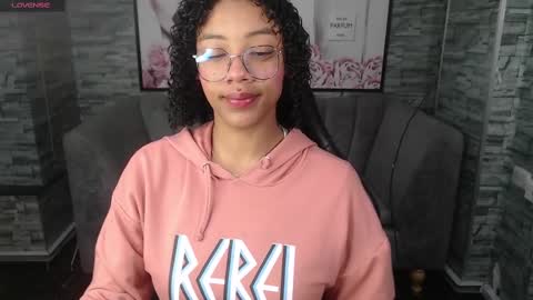 violeth_b online show from 10-06-25, 12:46