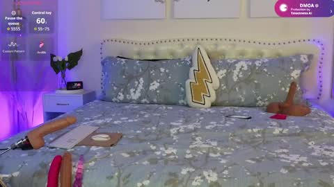 Snapshot of violetik888 chatting on 05-12-26, 02:30 VioletBaby online show from 05-12-26, 02:30