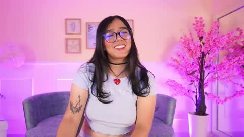 Snapshot of violetjonesx chatting on 05-20-26, 11:38 violetjonesx online show from 05-20-26, 11:38