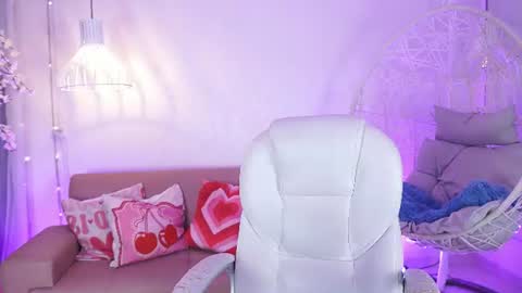 Snapshot of violetjonesx chatting on 06-13-26, 11:41 violetjonesx online show from 06-13-26, 11:41