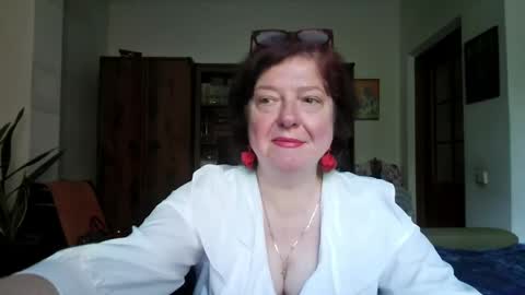 Snapshot of violetpulse chatting on 06-05-26, 10:32 violetpulse online show from 06-05-26, 10:32