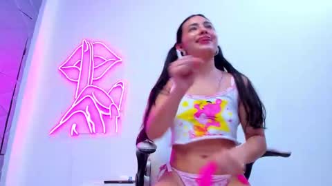 Snapshot of violetrousse chatting on 01-30-25, 10:30 Violet Rousse online show from 01-30-25, 10:30