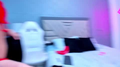 Snapshot of violetrousse chatting on 02-07-25, 01:01 Violet Rousse online show from 02-07-25, 01:01