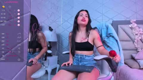 Snapshot of violetrousse chatting on 02-14-25, 07:54 Violet Rousse online show from 02-14-25, 07:54