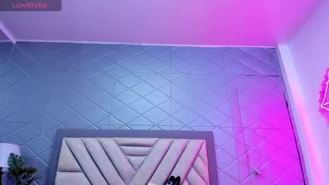 Snapshot of violetrousse chatting on 02-18-25, 03:32 Violet Rousse online show from 02-18-25, 03:32