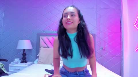 Snapshot of violetrousse chatting on 10-12-25, 03:11 Violet Rousse online show from 10-12-25, 03:11