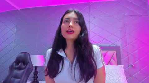 Snapshot of violetrousse chatting on 10-16-25, 02:29 Violet Rousse online show from 10-16-25, 02:29