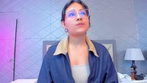 Snapshot of violetrousse chatting on 02-24-26, 03:21 Violet Rousse online show from 02-24-26, 03:21