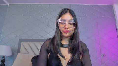 Snapshot of violetrousse chatting on 04-04-26, 02:25 Violet Rousse online show from 04-04-26, 02:25