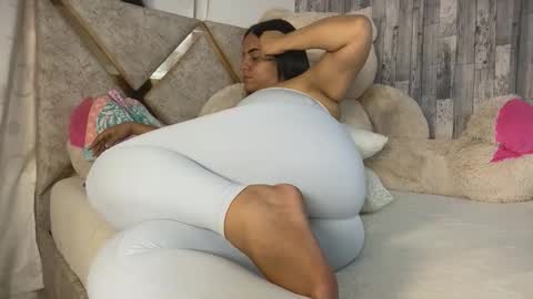 violetroussee online show from 11-11-25, 10:10