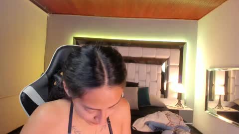 violetskinny online show from 12-23-24, 12:57