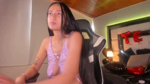 violetskinny online show from 02-17-25, 09:41