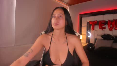 violetskinny online show from 02-18-25, 10:03