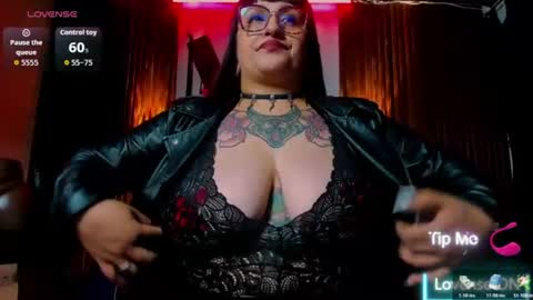Snapshot of violett_8 chatting on 07-15-26, 09:53 violett_8 online show from 07-15-26, 09:53