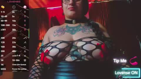Snapshot of violett_8 chatting on 07-18-26, 01:37 violett_8 online show from 07-18-26, 01:37