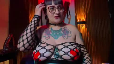 Snapshot of violett_8 chatting on 07-25-26, 03:26 violett_8 online show from 07-25-26, 03:26