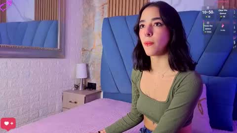 Snapshot of violett__golden chatting on 09-28-25, 07:08 ViolettGolden online show from 09-28-25, 07:08