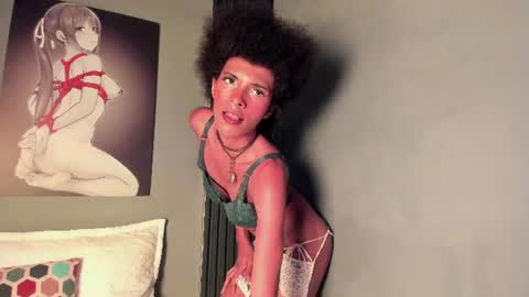 V I O L E T T E  online show from 06-19-26, 05:17