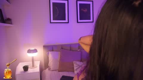 Violetta nur online show from 06-20-26, 09:50