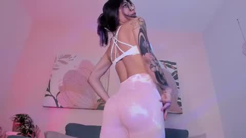 Violetta nur online show from 06-25-26, 05:28