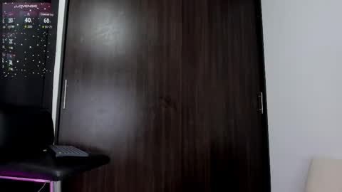 Snapshot of violetta_pretty chatting on 05-22-26, 07:30 violetta_pretty online show from 05-22-26, 07:30