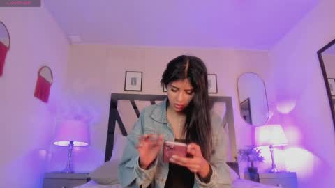 Snapshot of violettaa_stone chatting on 04-01-26, 03:51 Violettaa online show from 04-01-26, 03:51