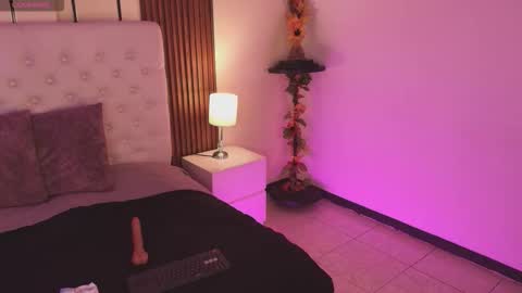 violettaalemida online show from 01-09-26, 01:25