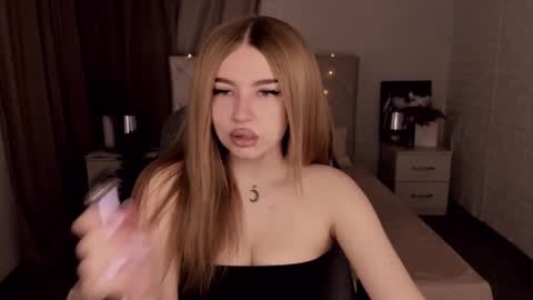 ViolettaOtis online show from 01-16-25, 11:37