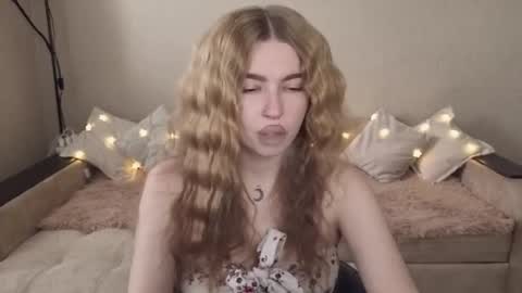 ViolettaOtis online show from 09-11-25, 12:05