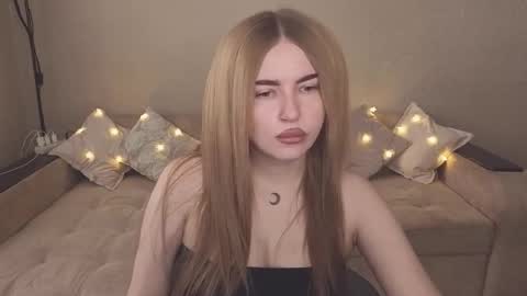 ViolettaOtis online show from 10-19-25, 09:32