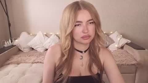 ViolettaOtis online show from 07-24-26, 11:30