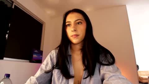 Violetta....Follow me in Twitter... online show from 10-22-25, 11:21