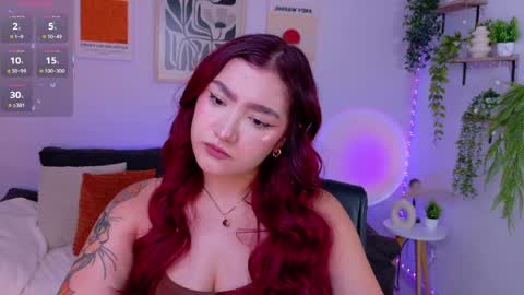 Violett Castel online show from 06-07-26, 06:11
