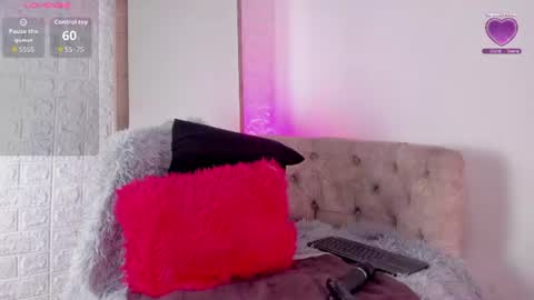 violetwinters_ online show from 07-16-26, 03:34