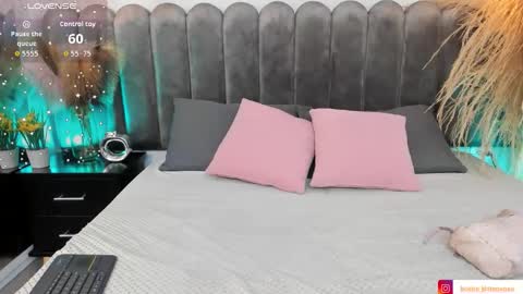 VIOLLET online show from 10-12-25, 12:26