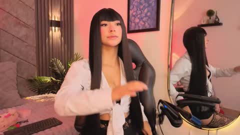 viollettebylyly online show from 10-30-25, 12:17