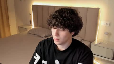 vip_person_ online show from 03-22-26, 01:31