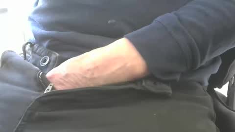 Snapshot of vipercopperhead88 chatting on 02-17-25, 04:37 vipercopperhead88 online show from 02-17-25, 04:37