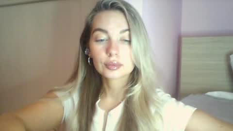Snapshot of viraya chatting on 07-22-26, 11:57 emma online show from 07-22-26, 11:57