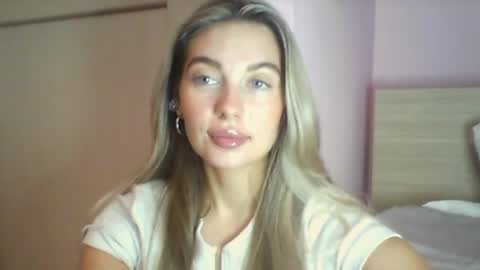 Snapshot of viraya chatting on 07-23-26, 09:24 emma online show from 07-23-26, 09:24