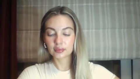 Snapshot of viraya chatting on 07-24-26, 09:35 emma online show from 07-24-26, 09:35