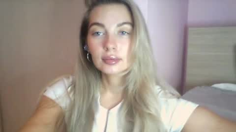 Snapshot of viraya chatting on 07-25-26, 10:46 emma online show from 07-25-26, 10:46