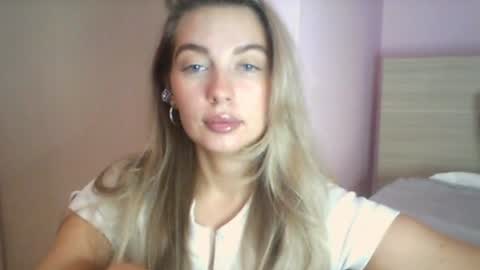Snapshot of viraya chatting on 07-26-26, 11:06 emma online show from 07-26-26, 11:06