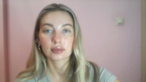 Snapshot of viraya chatting on 07-28-26, 01:56 emma online show from 07-28-26, 01:56