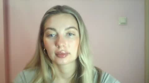 Snapshot of viraya chatting on 07-28-26, 05:23 emma online show from 07-28-26, 05:23